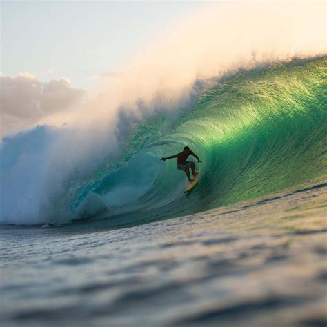 Banzai Pipeline and Backdoor surf forecast is for near shore open water. . Oahu surf forecast